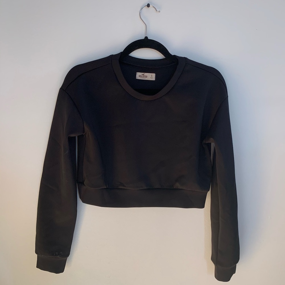 Black crop Hollister crewneck